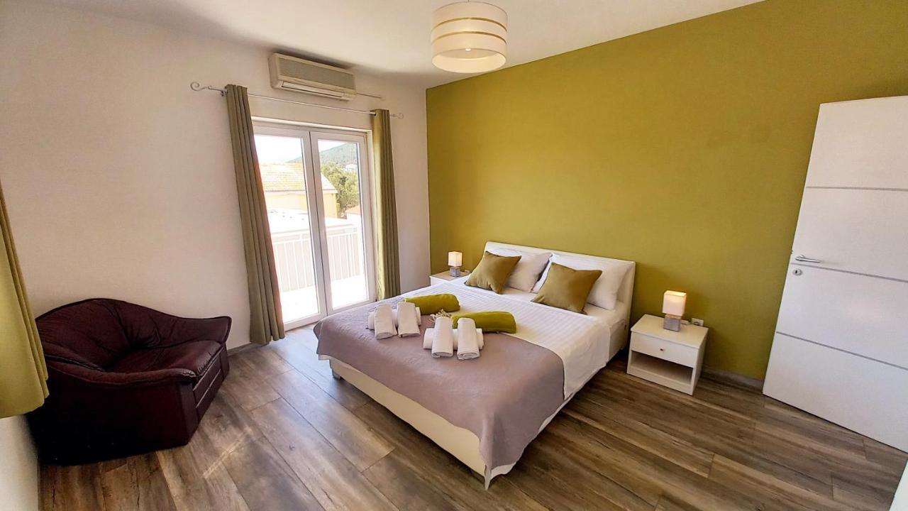 Apartmani Omrcen Baška Voda Buitenkant foto