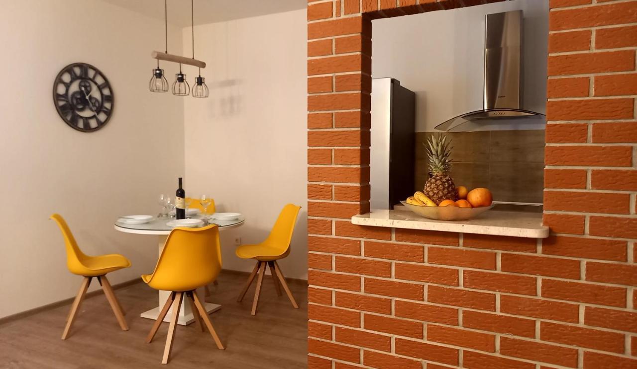 Apartmani Omrcen Baška Voda Buitenkant foto