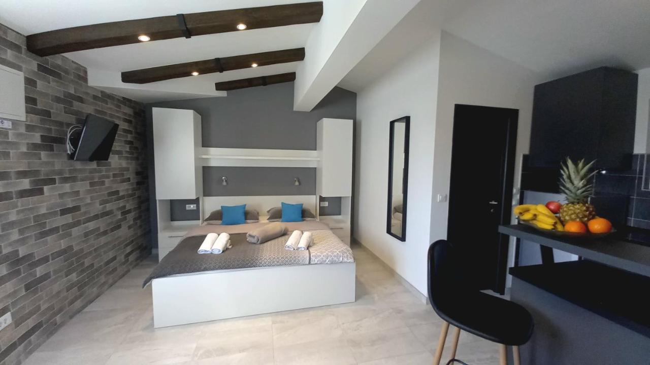 Apartmani Omrcen Baška Voda Buitenkant foto