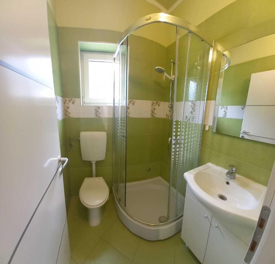 Apartmani Omrcen Baška Voda Kamer foto