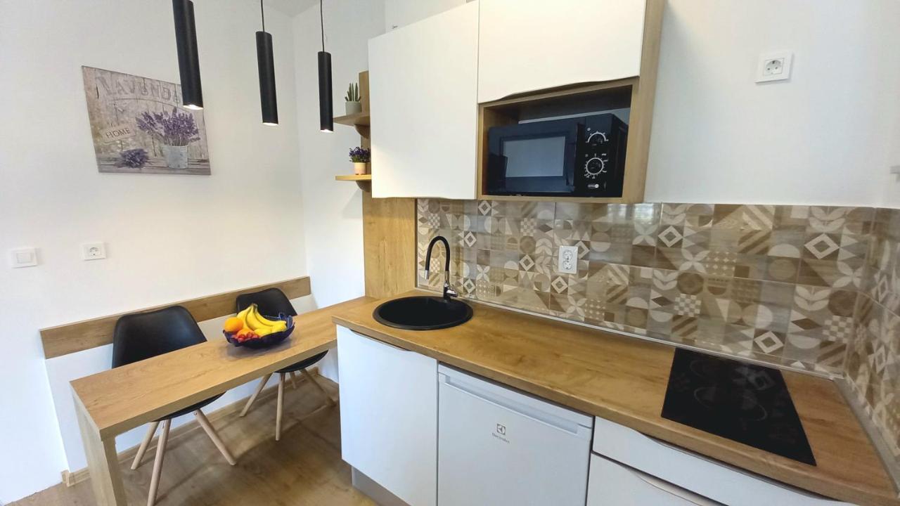 Apartmani Omrcen Baška Voda Buitenkant foto