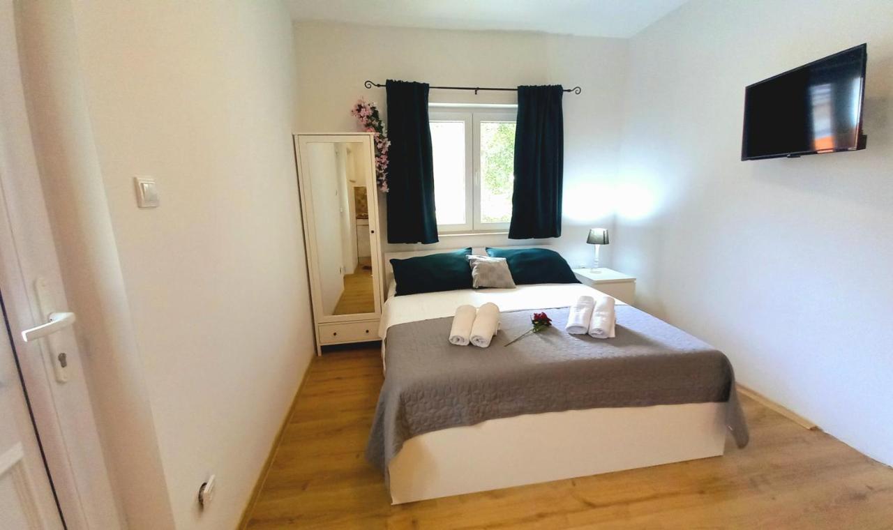 Apartmani Omrcen Baška Voda Kamer foto