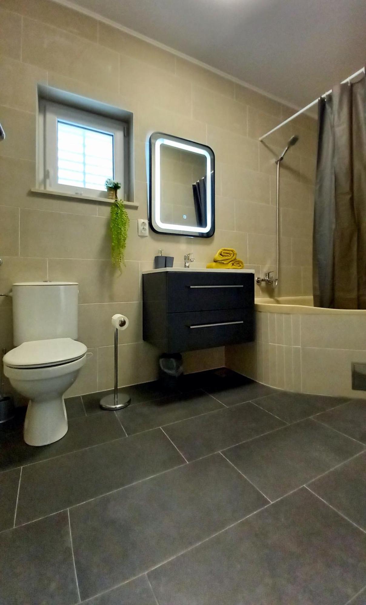 Apartmani Omrcen Baška Voda Kamer foto