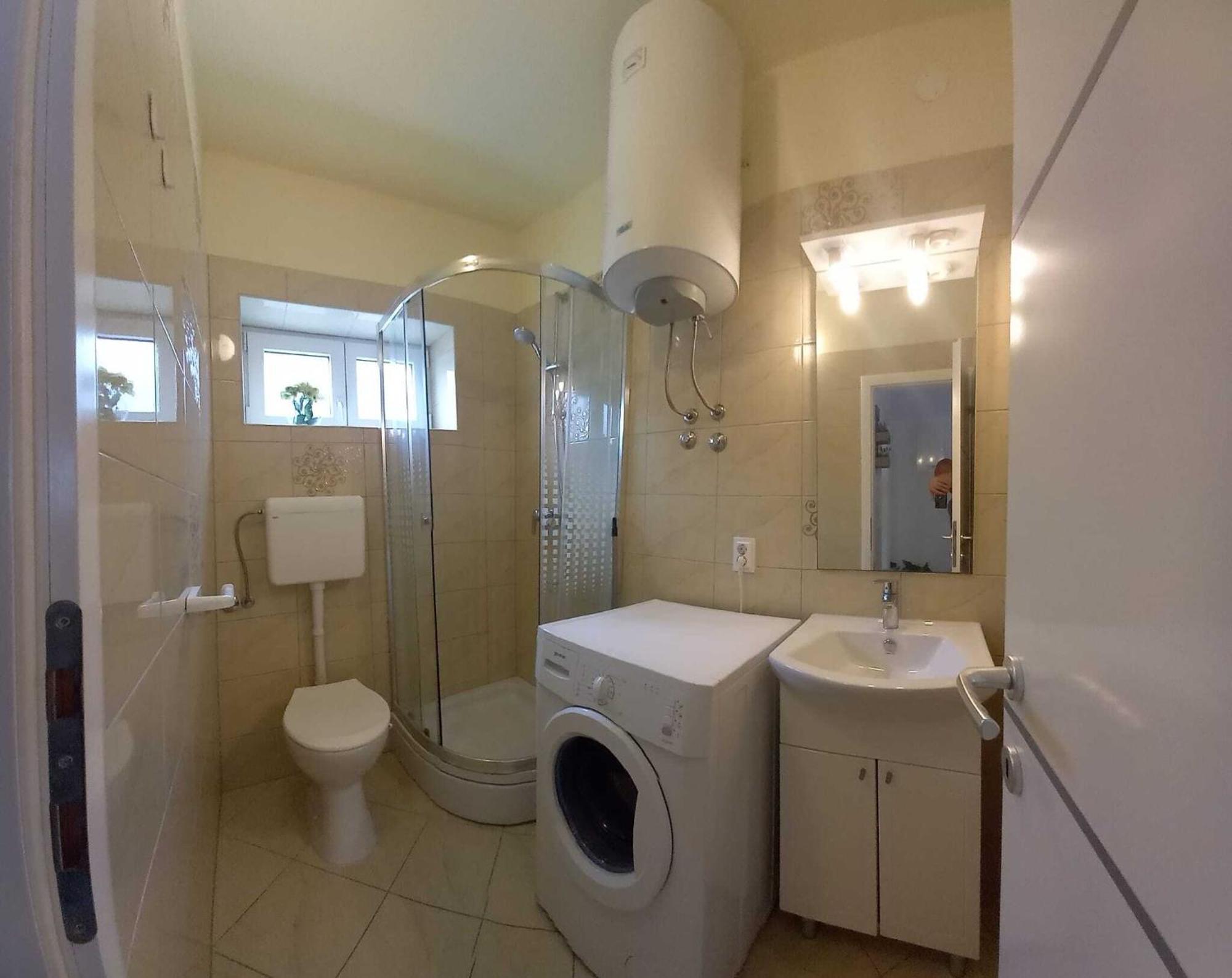 Apartmani Omrcen Baška Voda Kamer foto