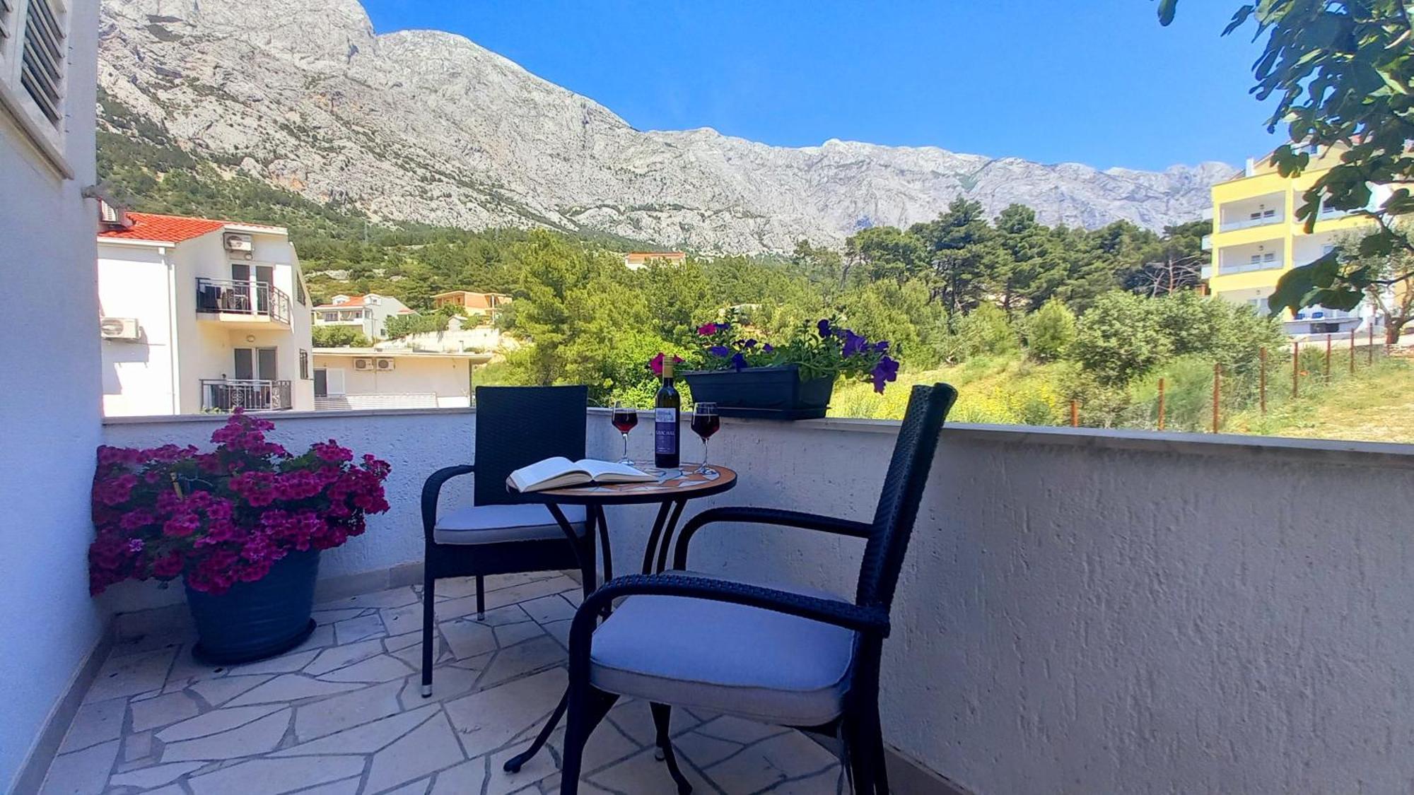 Apartmani Omrcen Baška Voda Kamer foto